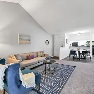 Apartment Beautiful 2br With Gym And Balcony, Bradenton